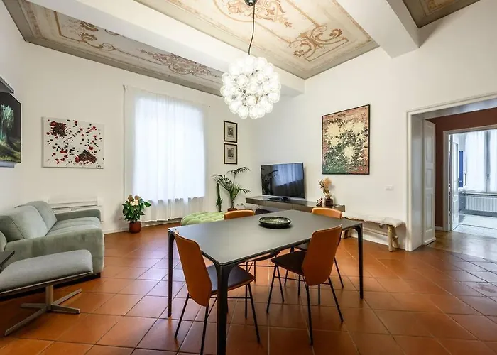 Апартаменты Art&design Boutique Near Ghirlandina *