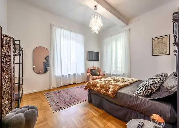 Art&design Boutique Near Ghirlandina Апартаменты Модена